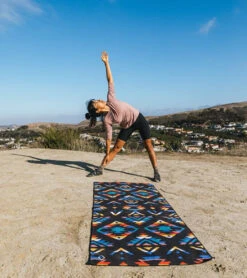 Nomadix Cascades Multi Towel 8 Nomadix Cascades Multi Towel -Optimal Swimming Equipment 6935472144552 multi 3a